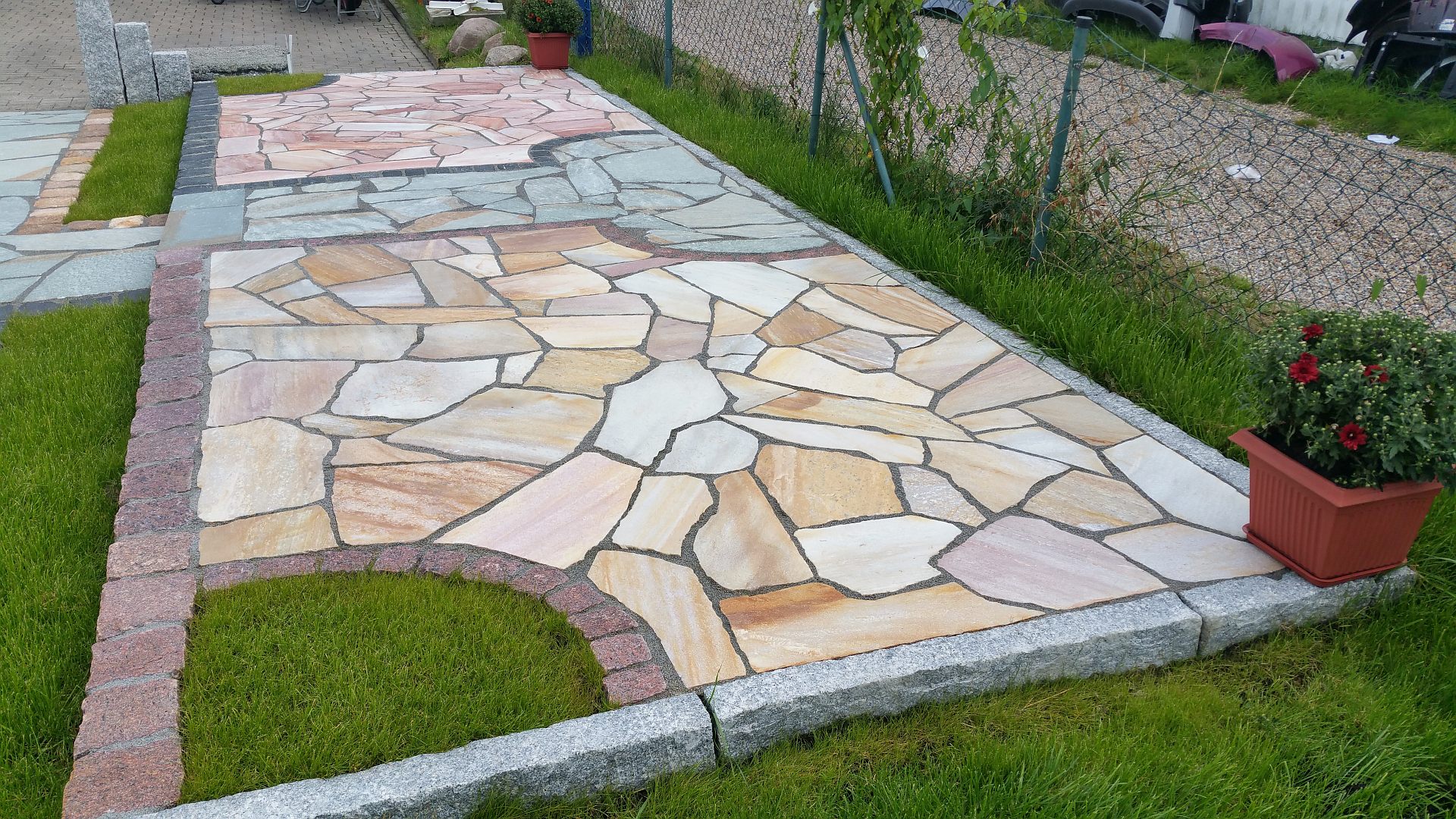 Polygonalplatten - Ausstellung - Lager - Geostones - Polygonalplatten Karistou Schwarz Blau mit Braunen Adern