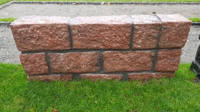 Mauersteine Magadi Rot - 35-50 x 15-25 x 15-25 cm