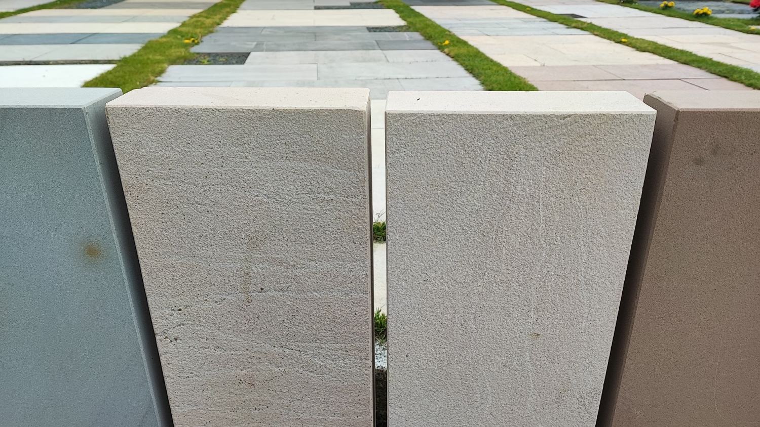 Stelen Rivano Beige 100x25x8 cm Geostones Germany Natursteine GmbH